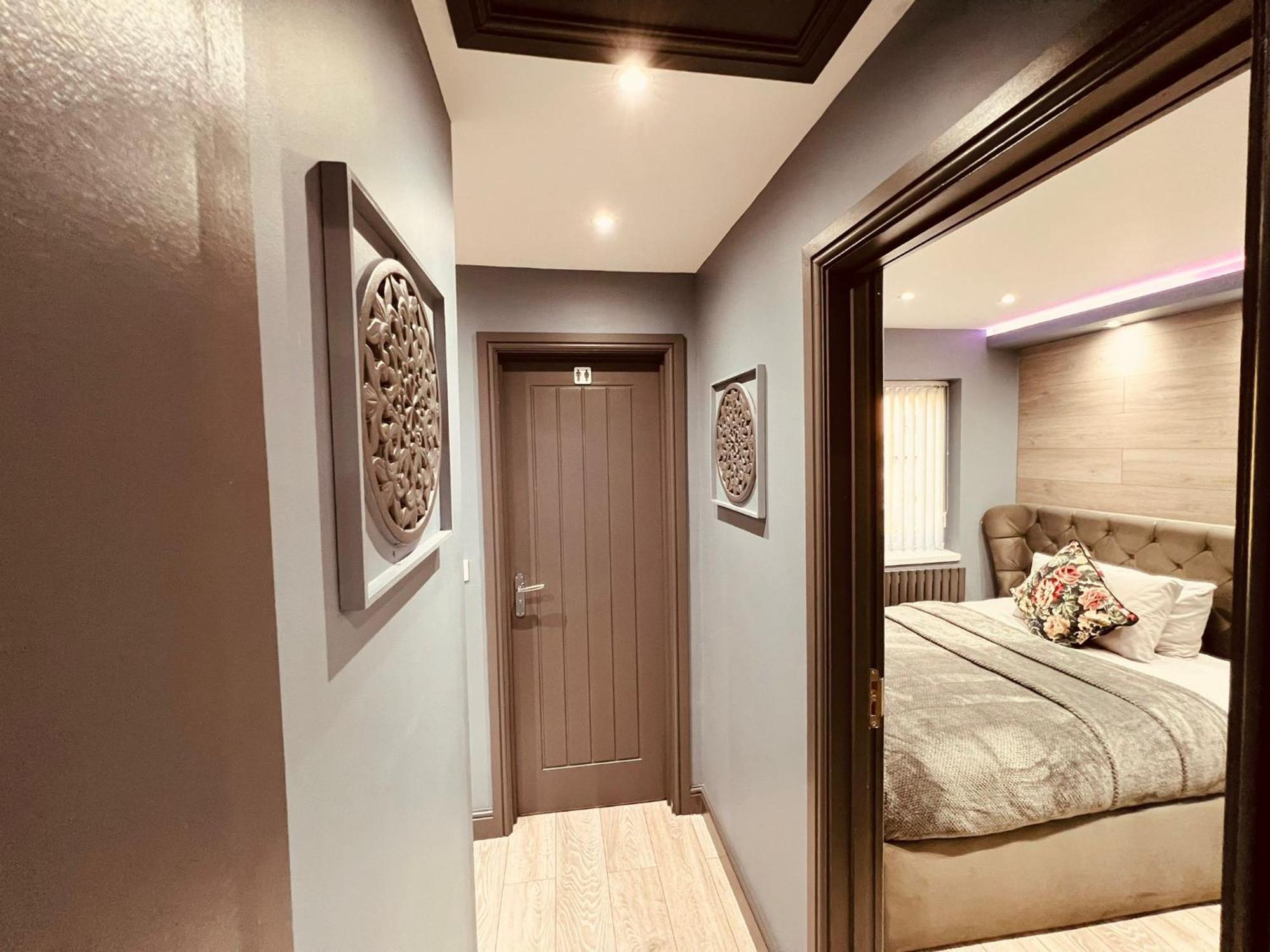 Modern Suites -5 Bedroom House- With Free Parking Birmingham City Exterior photo