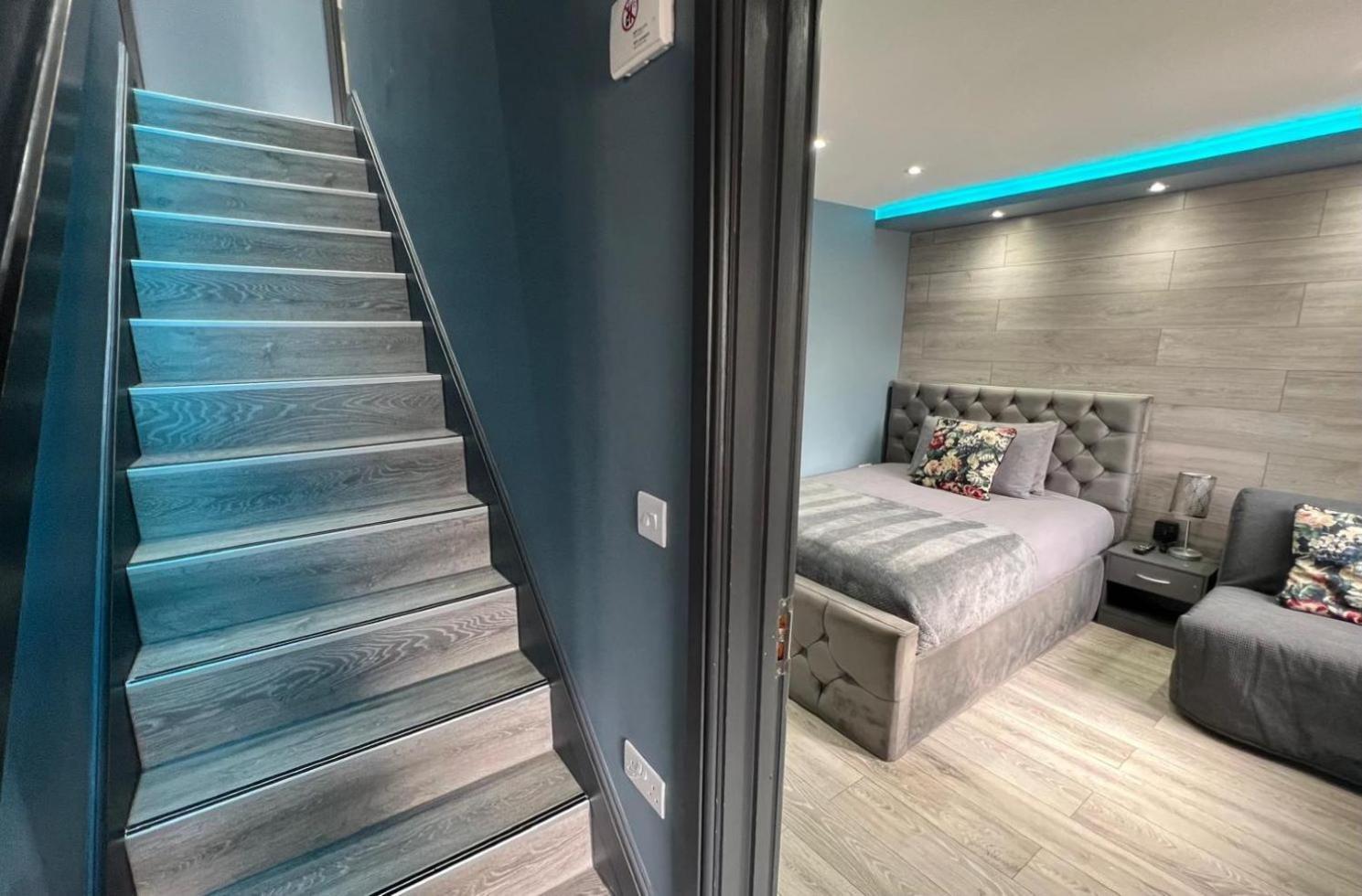 Modern Suites -5 Bedroom House- With Free Parking Birmingham City Exterior photo