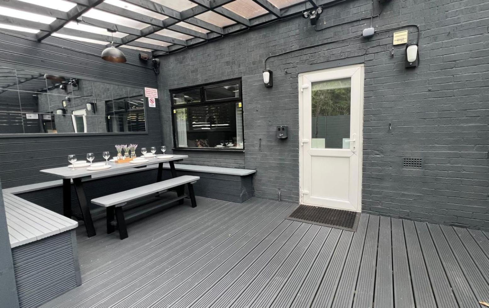 Modern Suites -5 Bedroom House- With Free Parking Birmingham City Exterior photo