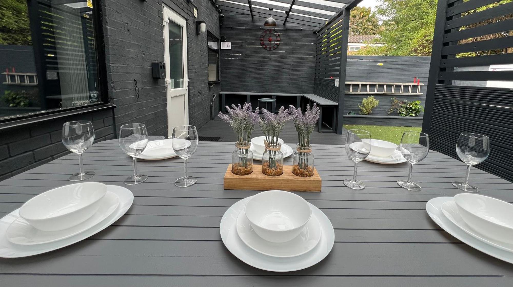 Modern Suites -5 Bedroom House- With Free Parking Birmingham City Exterior photo