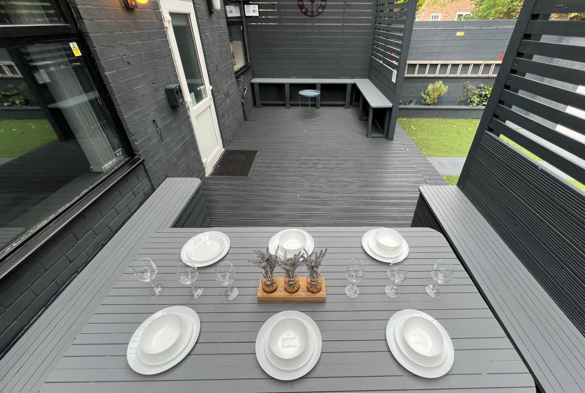 Modern Suites -5 Bedroom House- With Free Parking Birmingham City Exterior photo